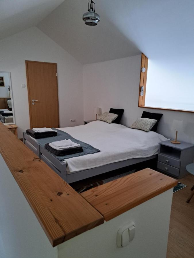 Rozsa Apartman ケストヘイ エクステリア 写真