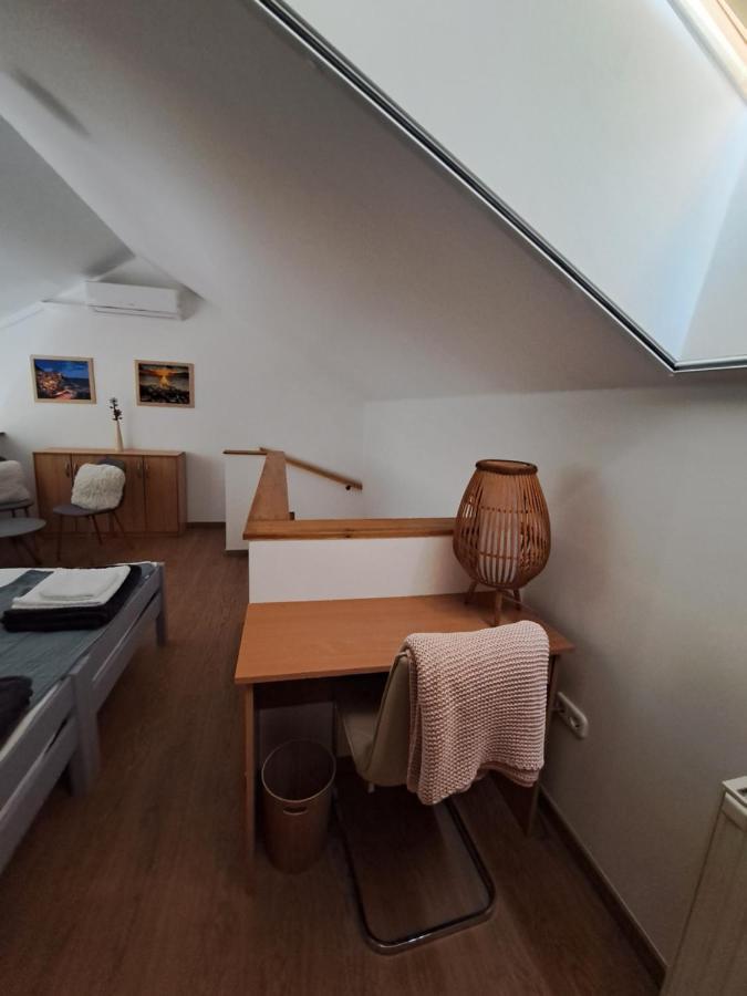 Rozsa Apartman ケストヘイ エクステリア 写真