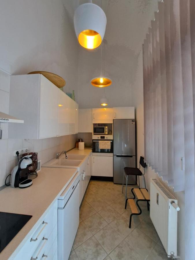 Rozsa Apartman ケストヘイ エクステリア 写真